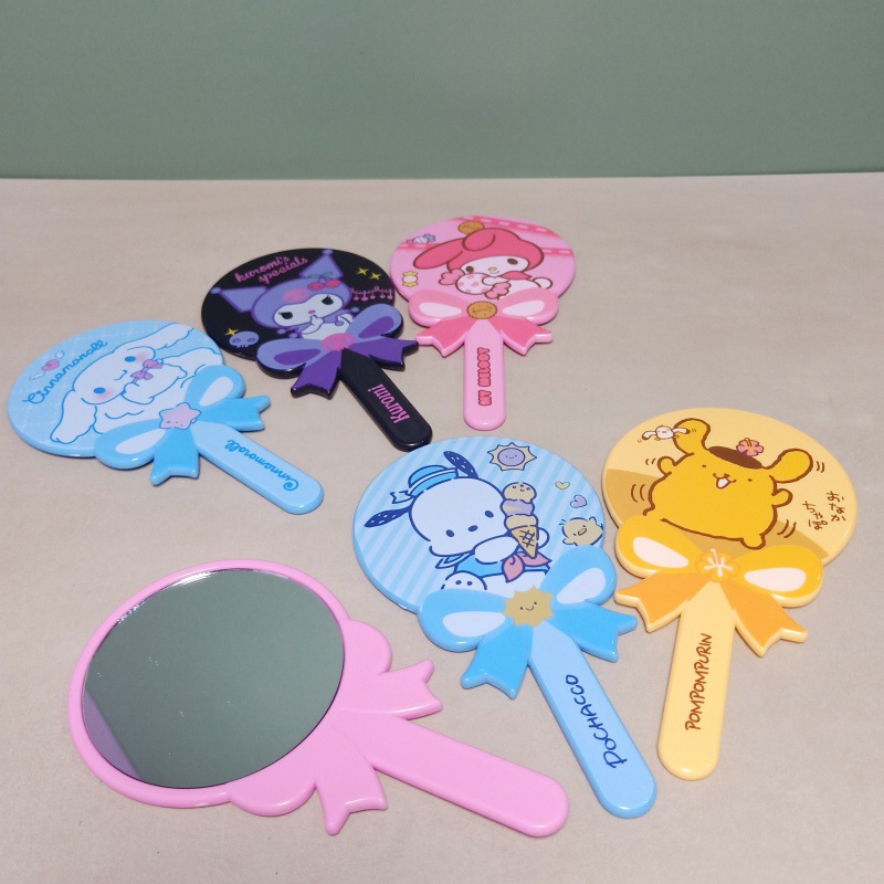Hello Kitty Comb Mirror Set Ca - My Beauty Makeup Set avis et prix