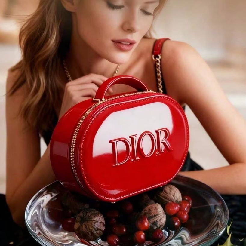 Dior’s Bag Red Cosmetic Bag Lu - Beauty Makeup Logo Design avis et prix