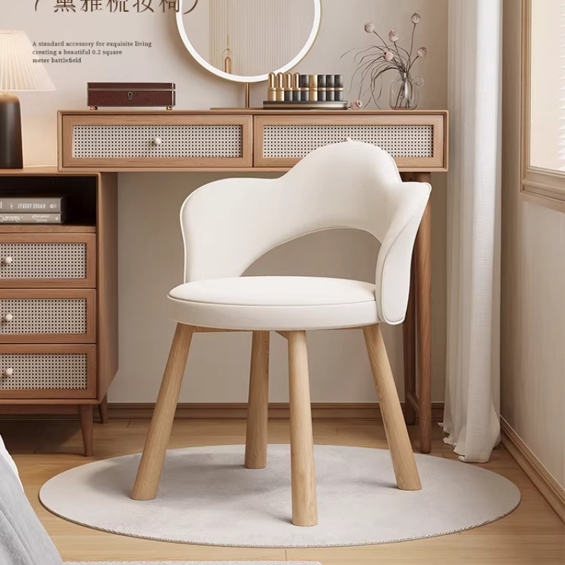 Minimalist Beauty Salon, Nail  - Makeup Master Beauty Salon avis et prix